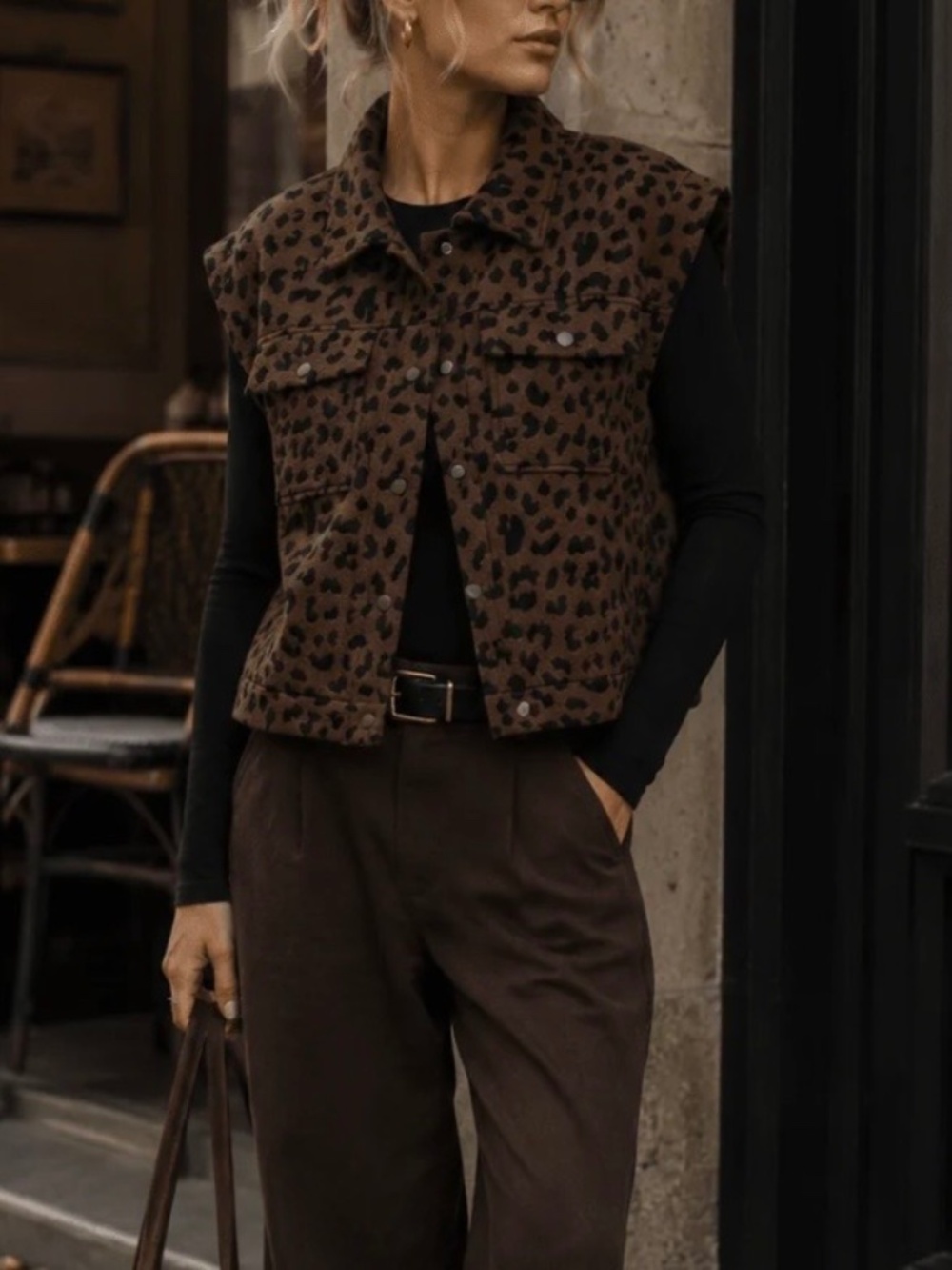 SLEEVELESS BUTTON UP LEOPARD PRINT COLLARD VEST - NWT